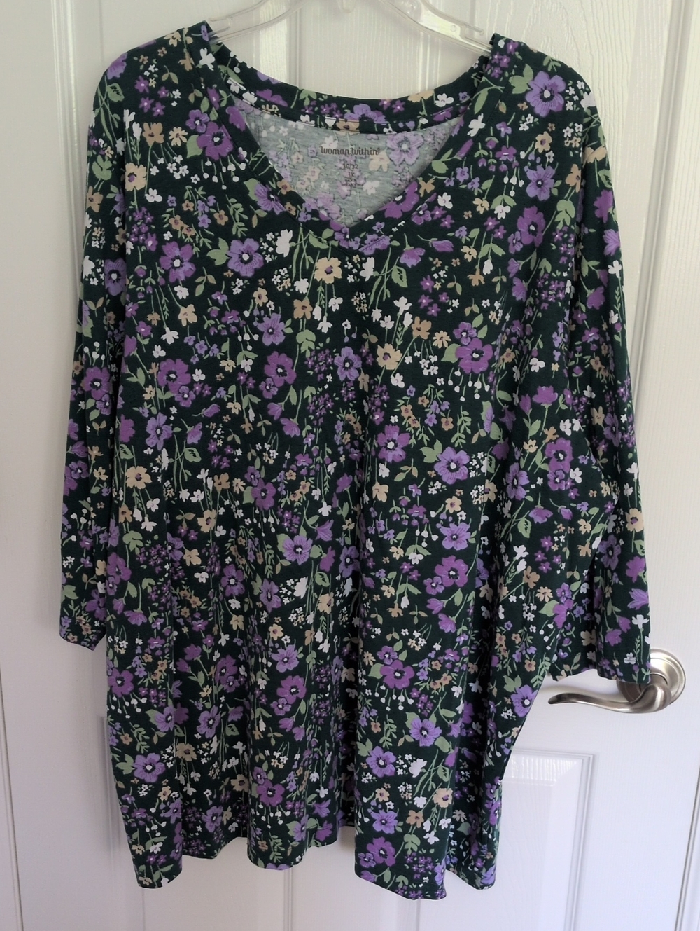 ✔️Woman Within Floral V-Neck Tunic Top Dark Green, Purple and Cream Flowers